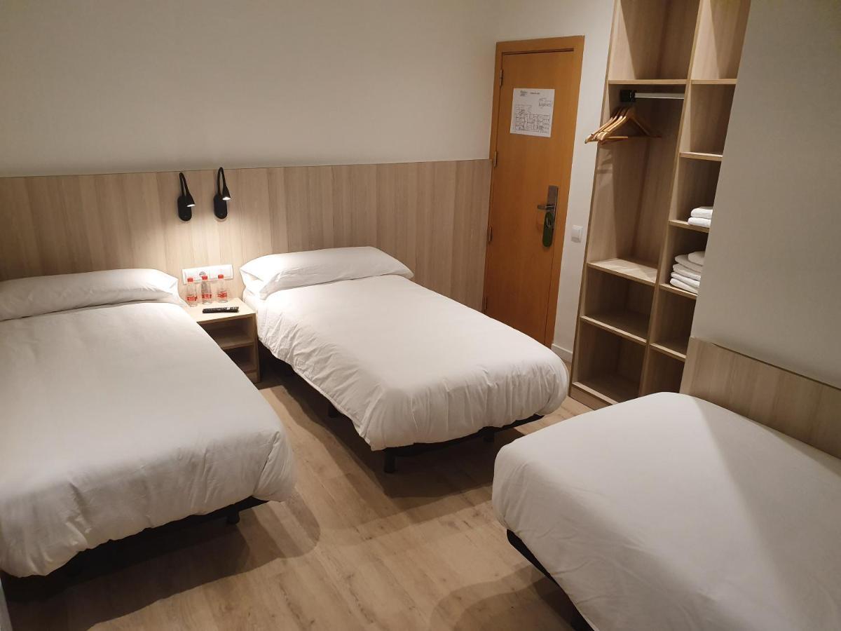 Hostal Bestprice Barcelona Stadium Екстериор снимка