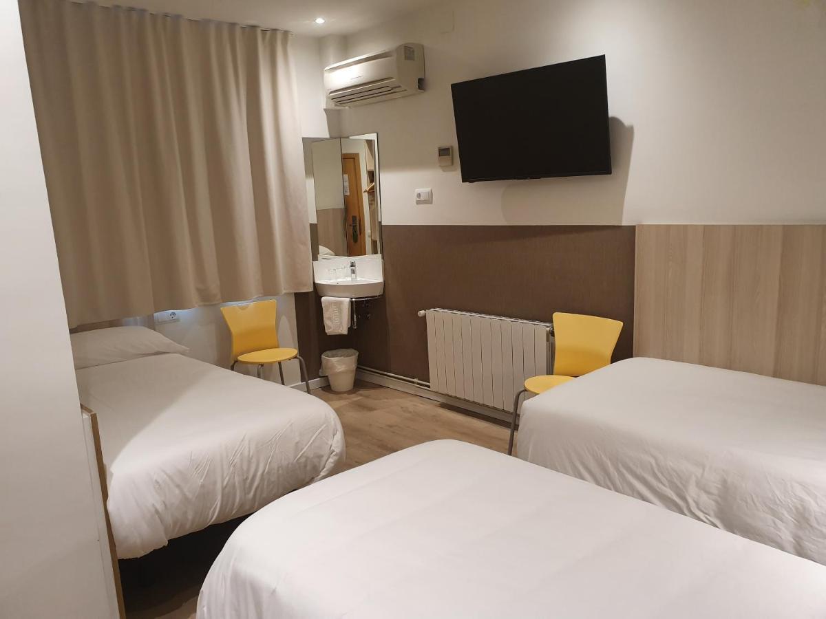 Hostal Bestprice Barcelona Stadium Екстериор снимка