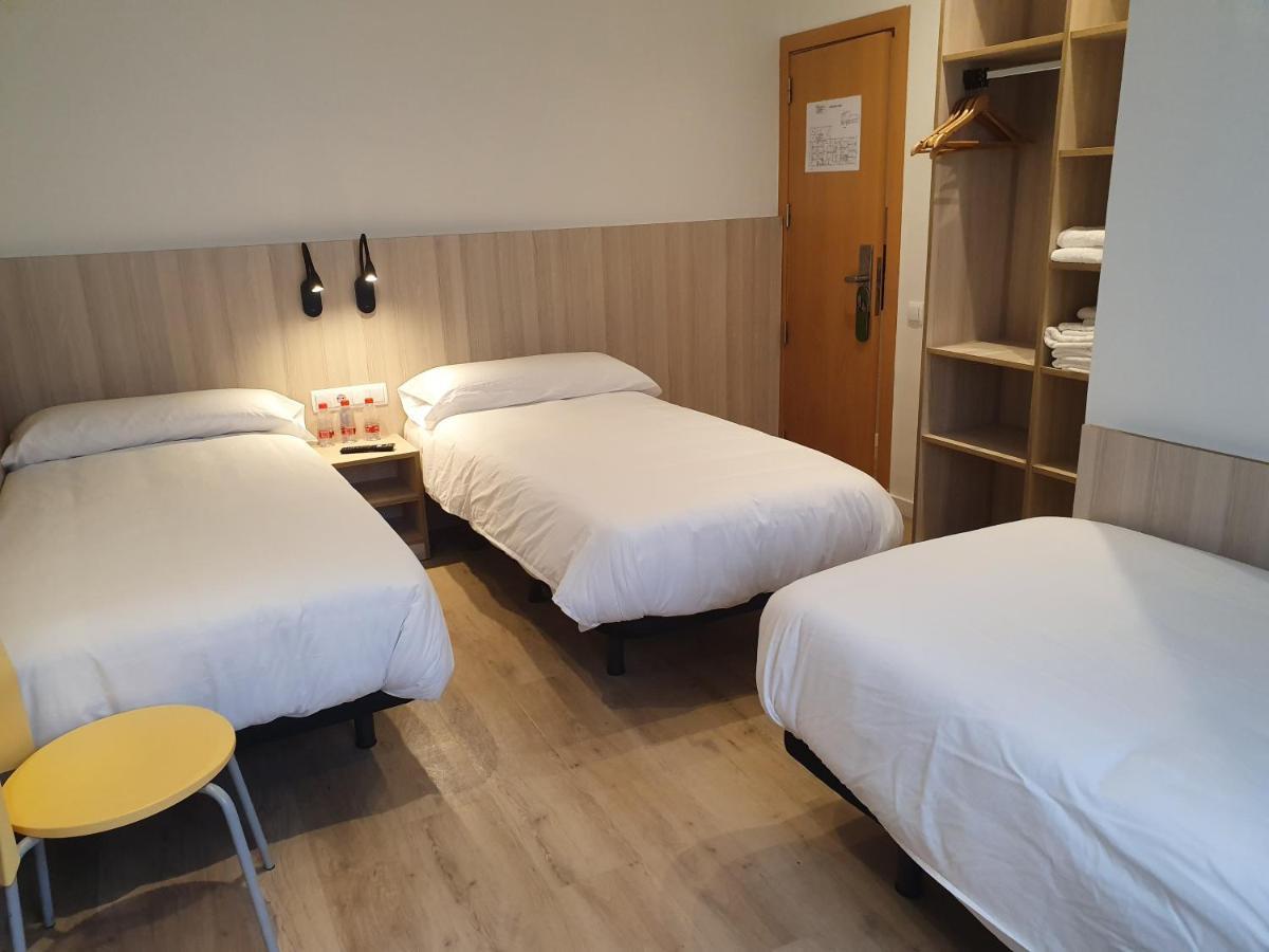 Hostal Bestprice Barcelona Stadium Екстериор снимка