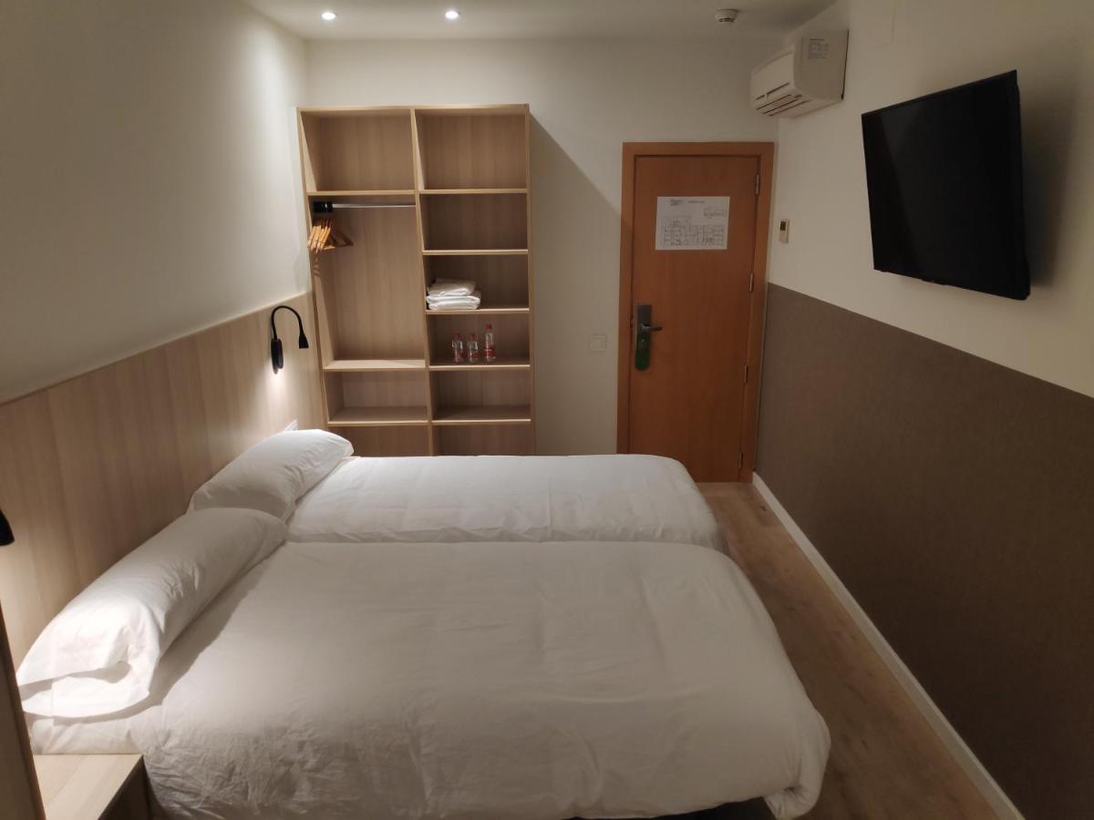 Hostal Bestprice Barcelona Stadium Екстериор снимка