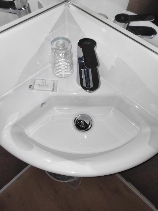 Hostal Bestprice Barcelona Stadium Екстериор снимка